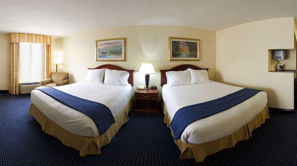 סנדי ספרינגס Holiday Inn Express & Suites Atlanta Perimeter Mall Hotel By Ihg מראה חיצוני תמונה