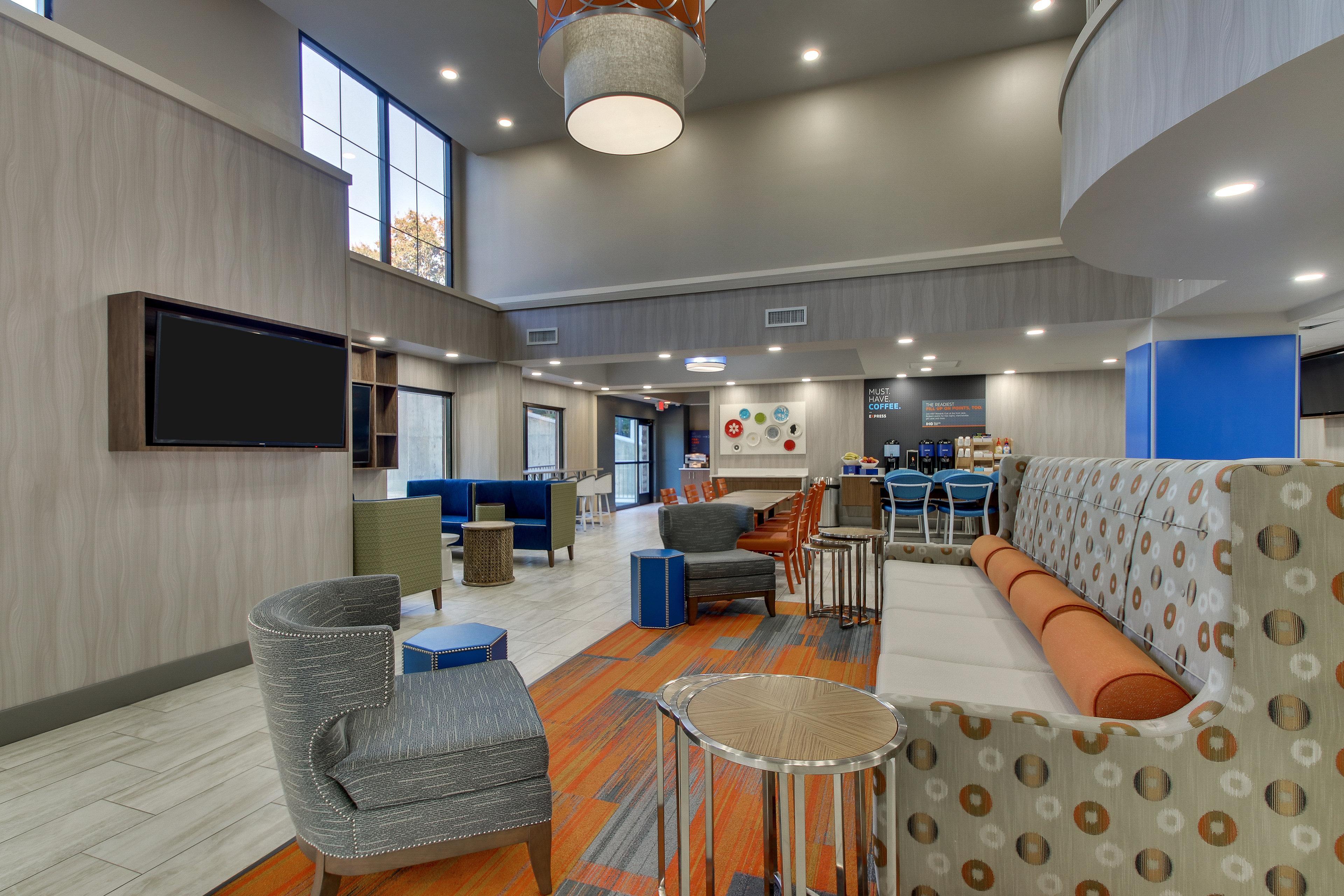 סנדי ספרינגס Holiday Inn Express & Suites Atlanta Perimeter Mall Hotel By Ihg מראה חיצוני תמונה