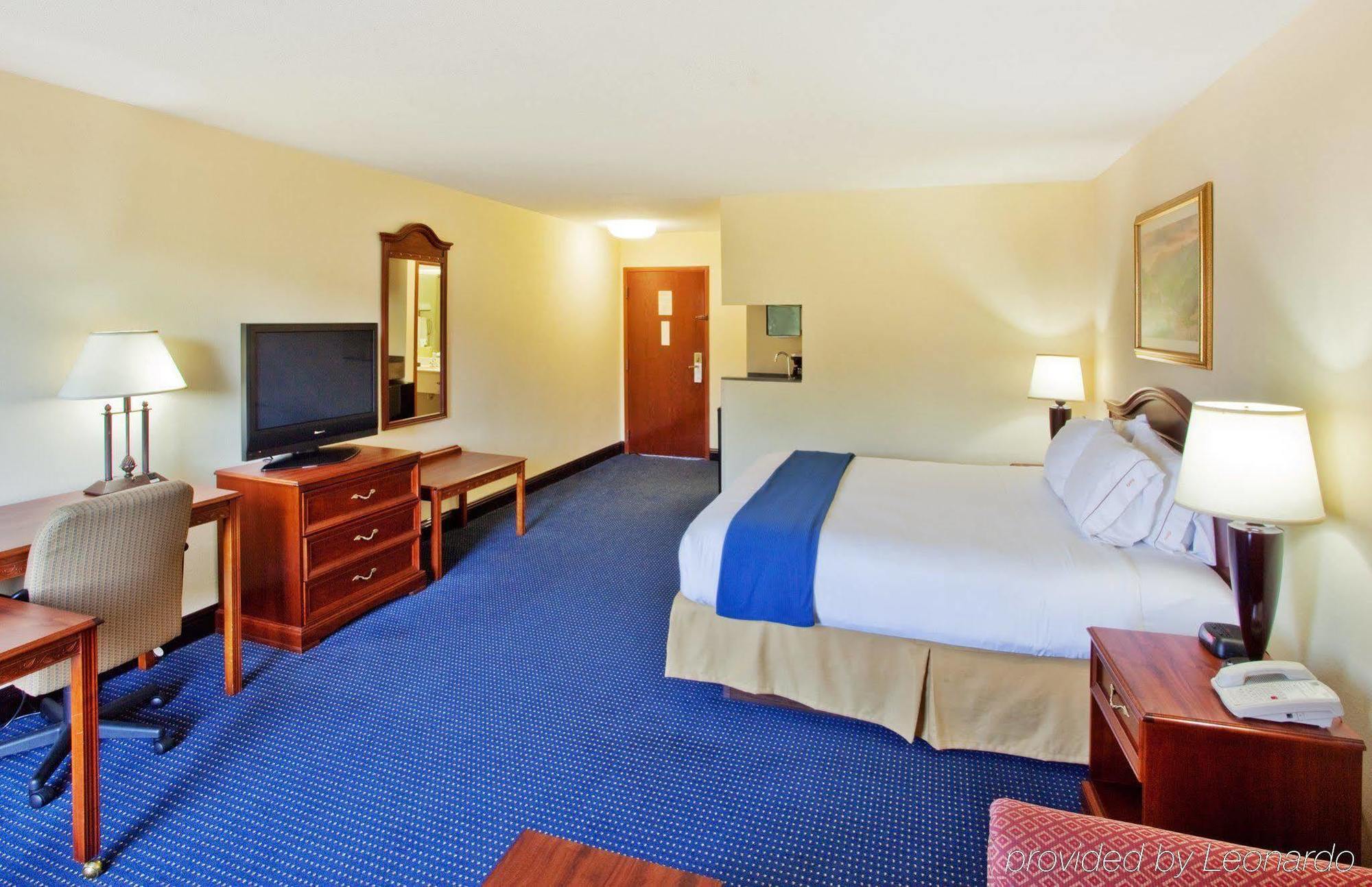 סנדי ספרינגס Holiday Inn Express & Suites Atlanta Perimeter Mall Hotel By Ihg חדר תמונה