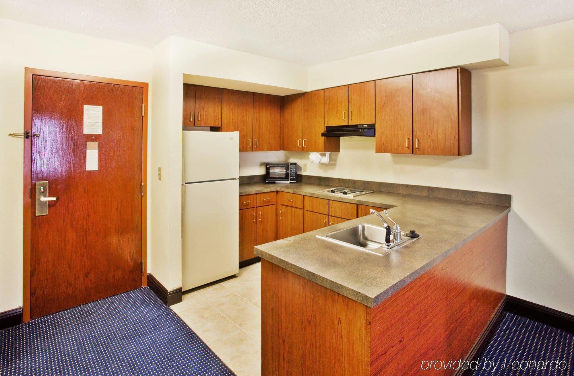סנדי ספרינגס Holiday Inn Express & Suites Atlanta Perimeter Mall Hotel By Ihg חדר תמונה