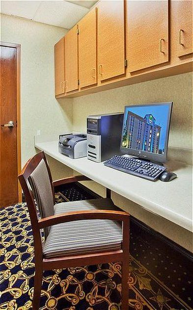 סנדי ספרינגס Holiday Inn Express & Suites Atlanta Perimeter Mall Hotel By Ihg מתקנים תמונה